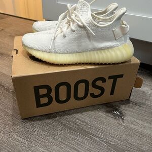 Yeezy Boost 350 V2 Cream/White Sneakers